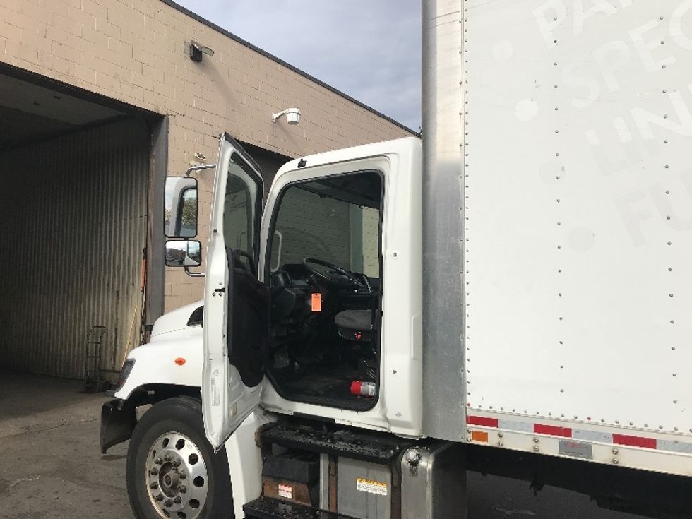 Medium Duty Box Truck-Light and Medium Duty Trucks-Hino-2019-268-Brampton-ON-228,532\n\t\tkm-$ 74,500 - Image 16