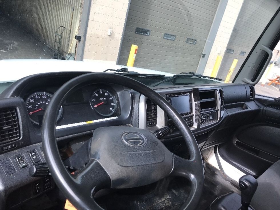 Medium Duty Box Truck-Light and Medium Duty Trucks-Hino-2019-268-Brampton-ON-228,532\n\t\tkm-$ 74,500 - Image 17