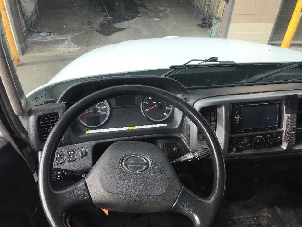 Medium Duty Box Truck-Light and Medium Duty Trucks-Hino-2019-268-Brampton-ON-228,532\n\t\tkm-$ 74,500 - Image 18