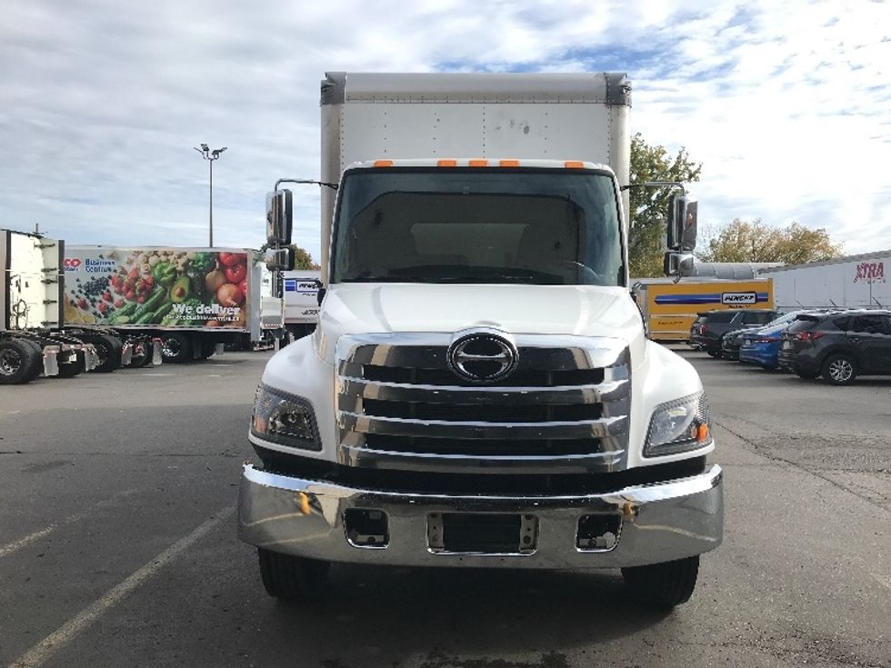 Medium Duty Box Truck-Light and Medium Duty Trucks-Hino-2019-268-Brampton-ON-228,532\n\t\tkm-$ 74,500 - Image 2