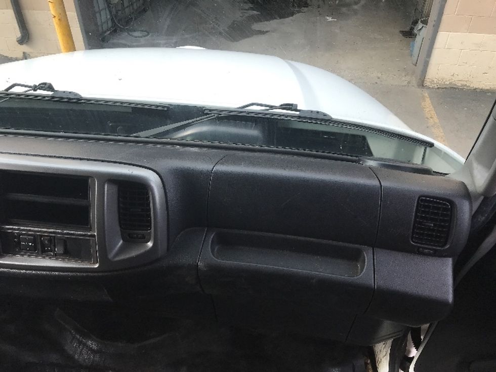 Medium Duty Box Truck-Light and Medium Duty Trucks-Hino-2019-268-Brampton-ON-228,532\n\t\tkm-$ 74,500 - Image 21