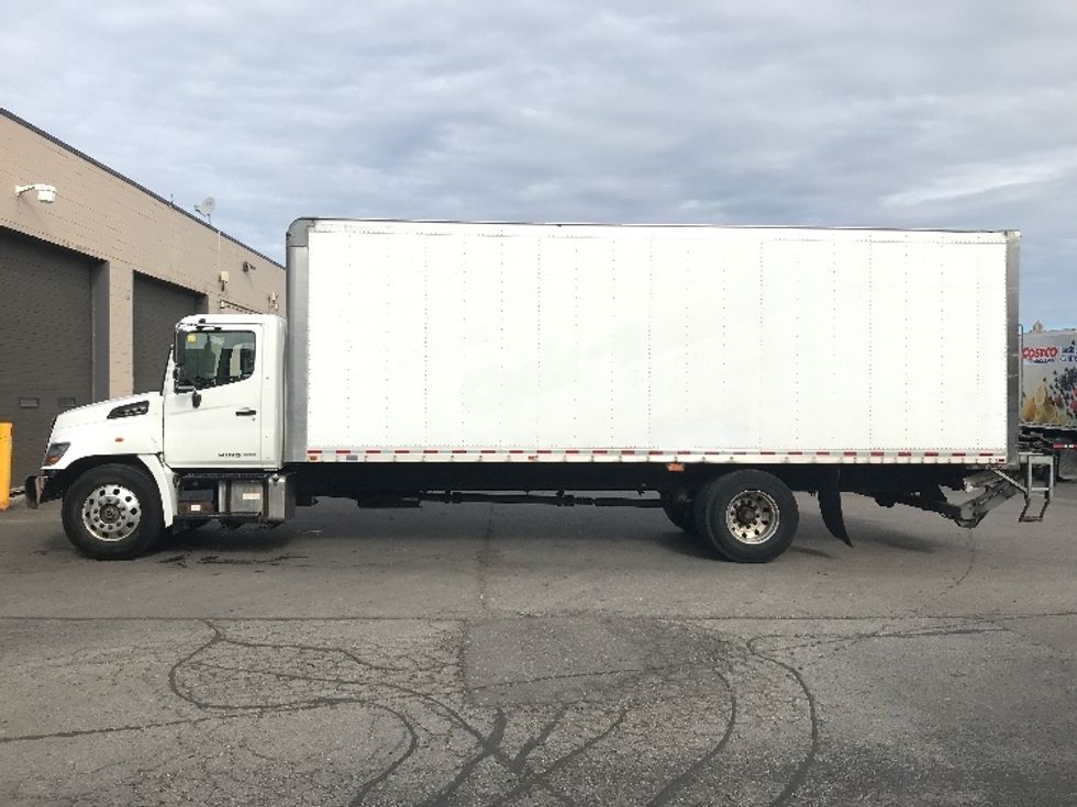 Medium Duty Box Truck-Light and Medium Duty Trucks-Hino-2019-268-Brampton-ON-228,532\n\t\tkm-$ 74,500 - Image 4