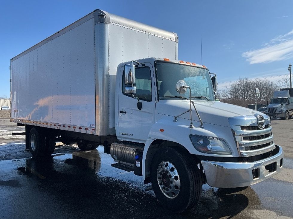 Medium Duty Box Truck-Light and Medium Duty Trucks-Hino-2019-268-Cambridge-ON-56,303\n\t\tkm-$ 80,000 - Image 1