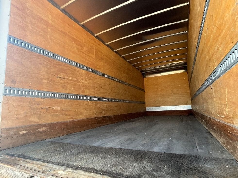 Medium Duty Box Truck-Light and Medium Duty Trucks-Hino-2019-268-Cambridge-ON-56,303\n\t\tkm-$ 80,000 - Image 10