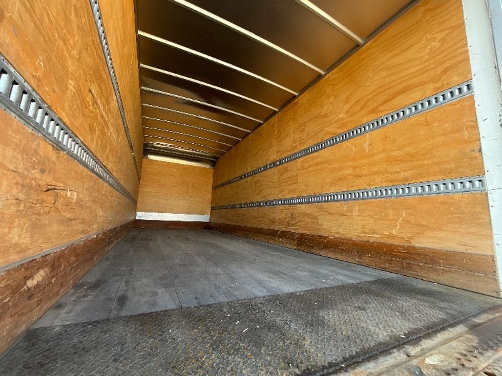 Medium Duty Box Truck-Light and Medium Duty Trucks-Hino-2019-268-Cambridge-ON-56,303\n\t\tkm-$ 80,000 - Image 11