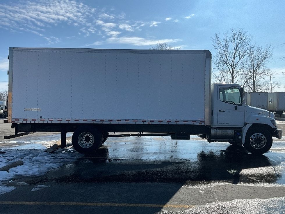 Medium Duty Box Truck-Light and Medium Duty Trucks-Hino-2019-268-Cambridge-ON-56,303\n\t\tkm-$ 80,000 - Image 14