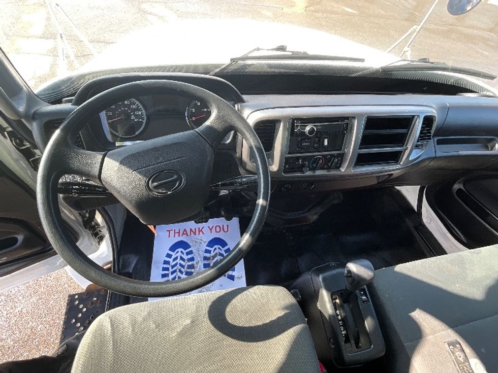 Medium Duty Box Truck-Light and Medium Duty Trucks-Hino-2019-268-Cambridge-ON-56,303\n\t\tkm-$ 80,000 - Image 17