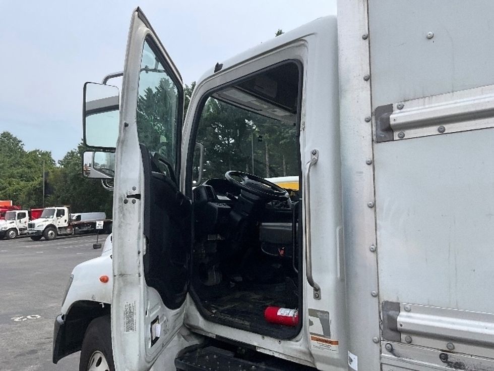 Medium Duty Box Truck-Light and Medium Duty Trucks-Hino-2019-268-Capitol Heights-MD-263,321\n\t\tmiles-$ 42,250 - Image 16
