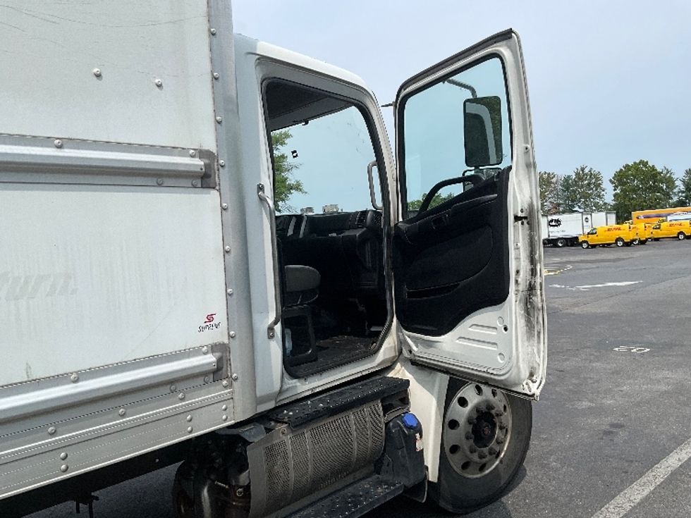 Medium Duty Box Truck-Light and Medium Duty Trucks-Hino-2019-268-Capitol Heights-MD-263,321\n\t\tmiles-$ 42,250 - Image 20