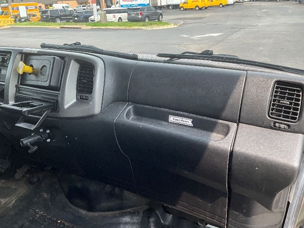 Medium Duty Box Truck-Light and Medium Duty Trucks-Hino-2019-268-Capitol Heights-MD-263,321\n\t\tmiles-$ 42,250 - Image 21