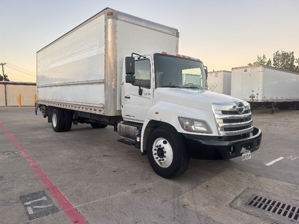 Medium Duty Box Truck-Light and Medium Duty Trucks-Hino-2019-268-Carrollton-TX-154,496\n\t\tmiles-$ 54,500 - Image 1