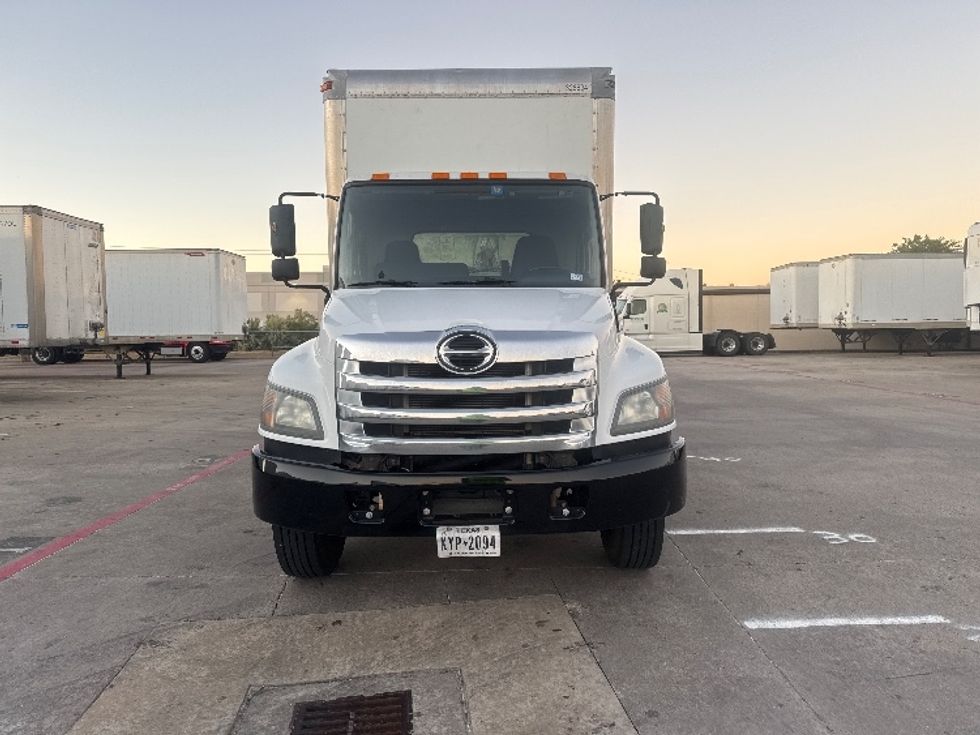 Medium Duty Box Truck-Light and Medium Duty Trucks-Hino-2019-268-Carrollton-TX-154,496\n\t\tmiles-$ 54,500 - Image 2