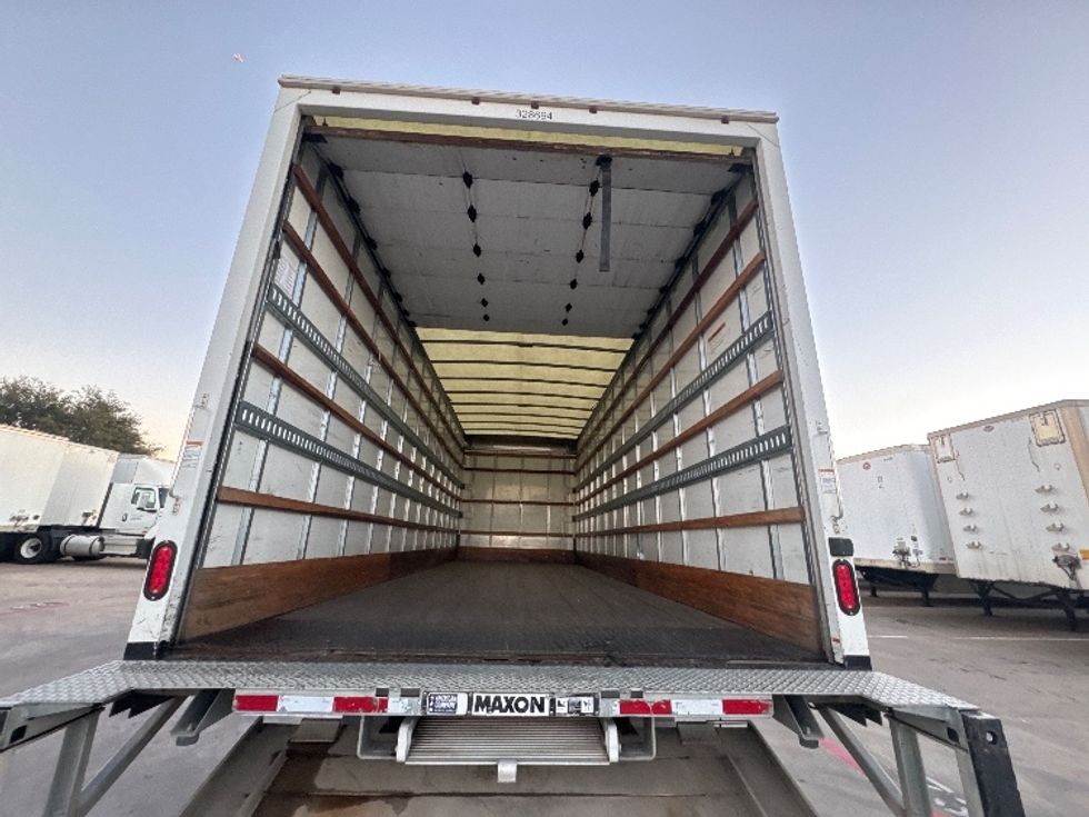 Medium Duty Box Truck-Light and Medium Duty Trucks-Hino-2019-268-Carrollton-TX-154,496\n\t\tmiles-$ 54,500 - Image 8