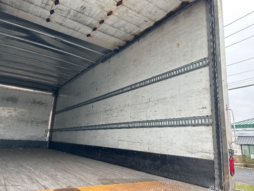 Medium Duty Box Truck-Light and Medium Duty Trucks-Hino-2019-268-Central Islip-NY-254,009\n\t\tmiles-$ 36,500 - Image 12