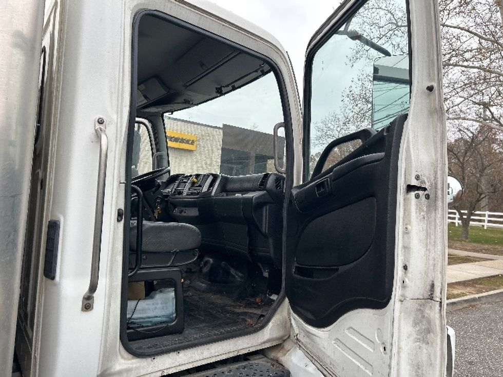 Medium Duty Box Truck-Light and Medium Duty Trucks-Hino-2019-268-Central Islip-NY-254,009\n\t\tmiles-$ 36,500 - Image 18