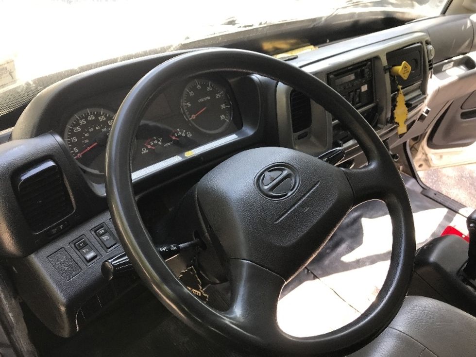 Medium Duty Box Truck-Light and Medium Duty Trucks-Hino-2019-268-Central Islip-NY-289,295\n\t\tmiles-$ 26,250 - Image 17