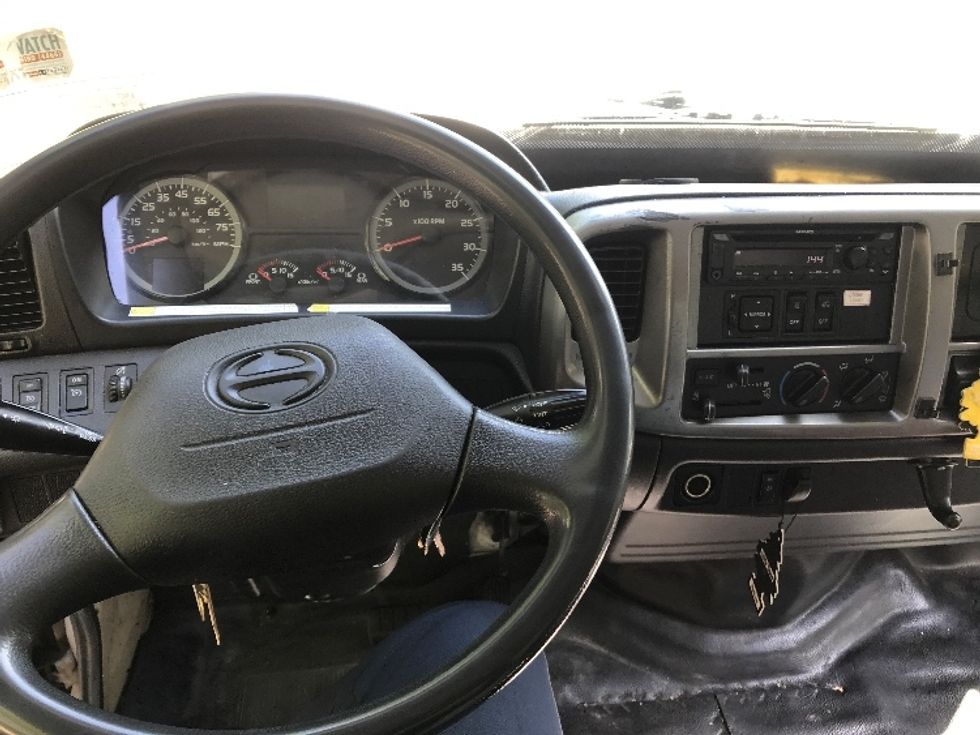 Medium Duty Box Truck-Light and Medium Duty Trucks-Hino-2019-268-Central Islip-NY-289,295\n\t\tmiles-$ 26,250 - Image 18