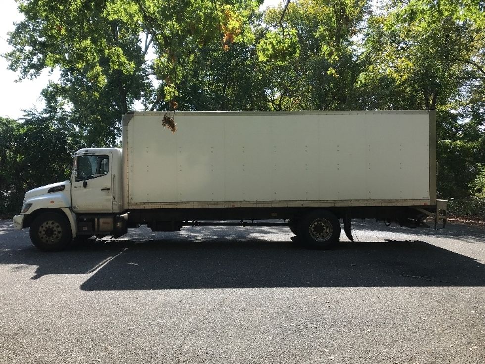 Medium Duty Box Truck-Light and Medium Duty Trucks-Hino-2019-268-Central Islip-NY-289,295\n\t\tmiles-$ 26,250 - Image 4