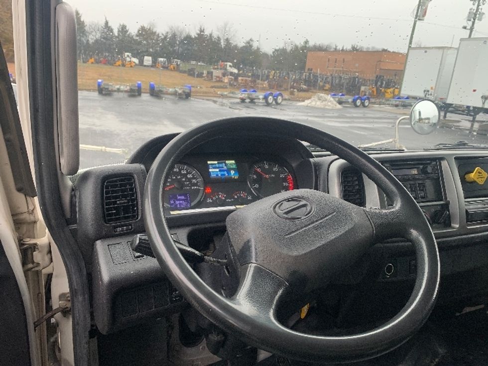 Medium Duty Box Truck-Light and Medium Duty Trucks-Hino-2019-268-Charlotte-NC-185,064\n\t\tmiles-$ 48,250 - Image 17