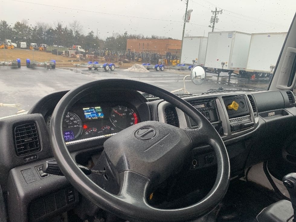 Medium Duty Box Truck-Light and Medium Duty Trucks-Hino-2019-268-Charlotte-NC-185,064\n\t\tmiles-$ 48,250 - Image 18