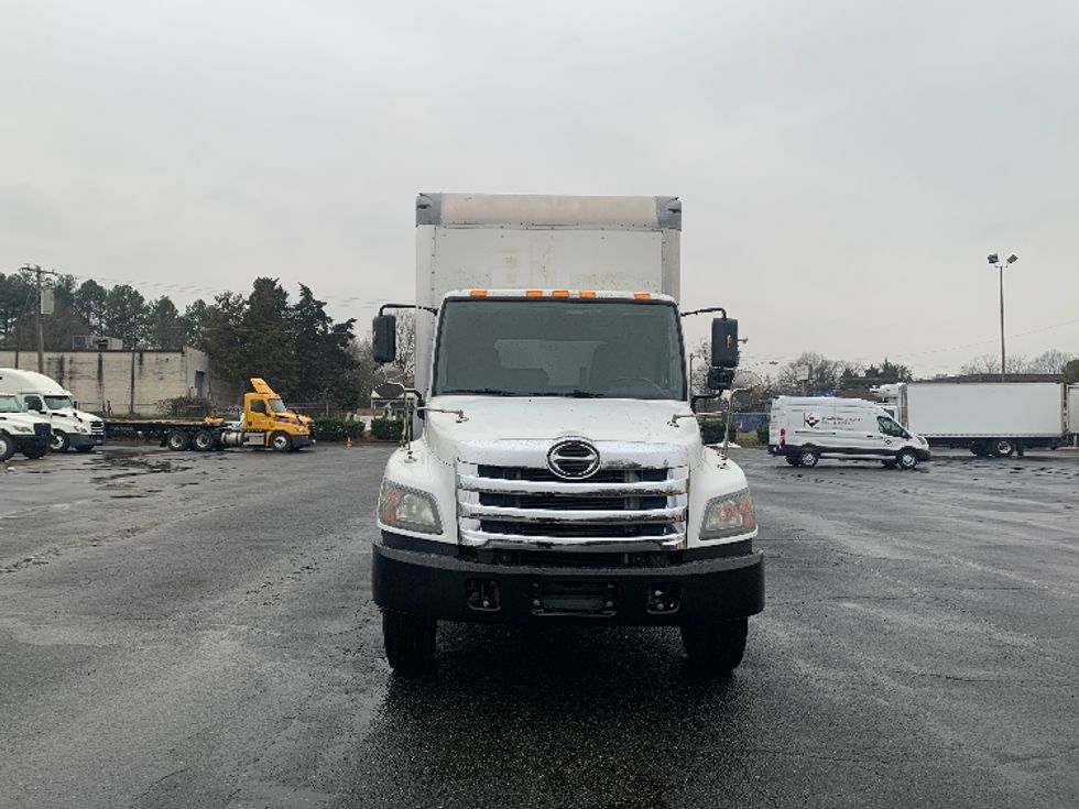 Medium Duty Box Truck-Light and Medium Duty Trucks-Hino-2019-268-Charlotte-NC-185,064\n\t\tmiles-$ 48,250 - Image 2