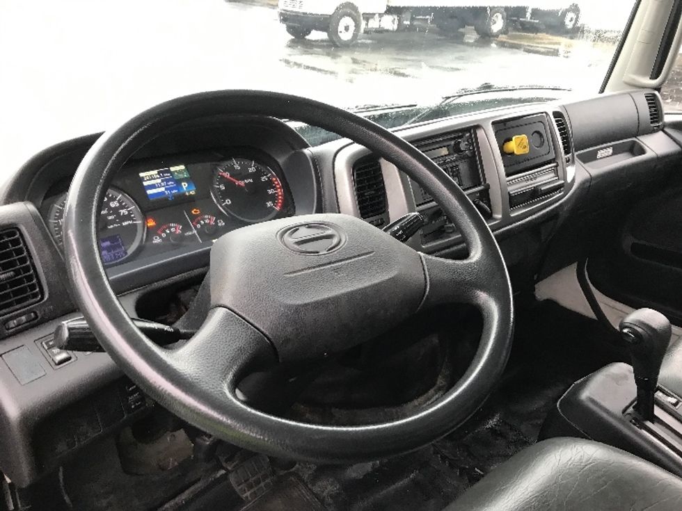 Medium Duty Box Truck-Light and Medium Duty Trucks-Hino-2019-268-Charlotte-NC-283,145\n\t\tmiles-$ 29,000 - Image 15