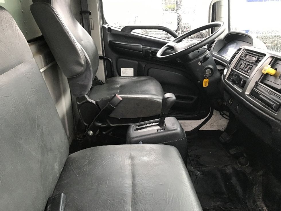 Medium Duty Box Truck-Light and Medium Duty Trucks-Hino-2019-268-Charlotte-NC-283,145\n\t\tmiles-$ 29,000 - Image 20