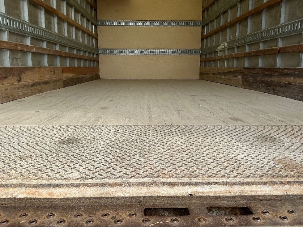 Medium Duty Box Truck-Light and Medium Duty Trucks-Hino-2019-268-Chicopee-MA-67,269\n\t\tmiles-$ 41,000 - Image 10