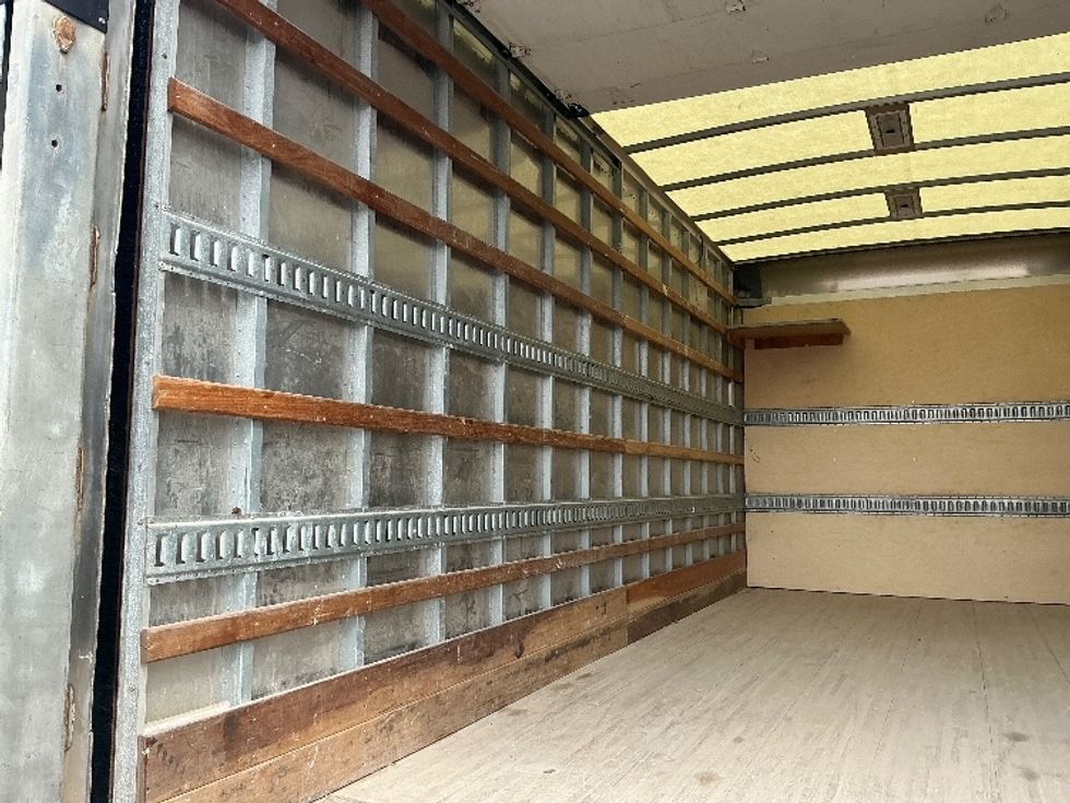 Medium Duty Box Truck-Light and Medium Duty Trucks-Hino-2019-268-Chicopee-MA-67,269\n\t\tmiles-$ 41,000 - Image 11