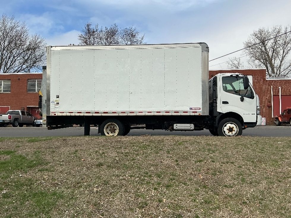 Medium Duty Box Truck-Light and Medium Duty Trucks-Hino-2019-268-Chicopee-MA-67,269\n\t\tmiles-$ 41,000 - Image 15