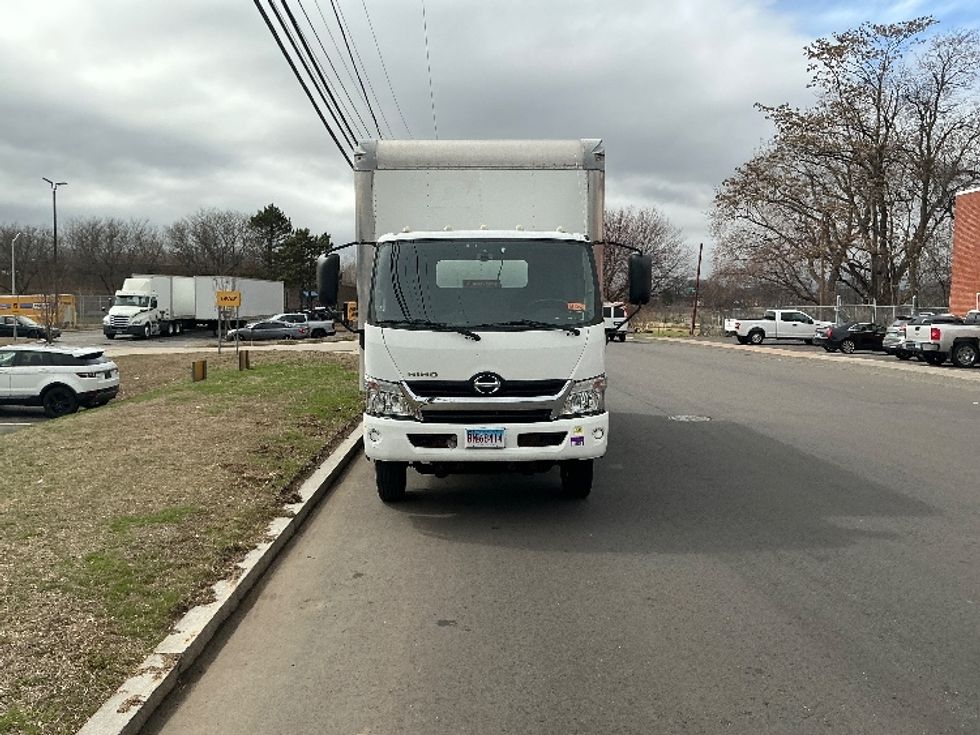 Medium Duty Box Truck-Light and Medium Duty Trucks-Hino-2019-268-Chicopee-MA-67,269\n\t\tmiles-$ 41,000 - Image 2