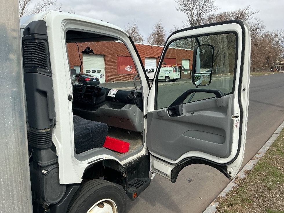 Medium Duty Box Truck-Light and Medium Duty Trucks-Hino-2019-268-Chicopee-MA-67,269\n\t\tmiles-$ 41,000 - Image 20