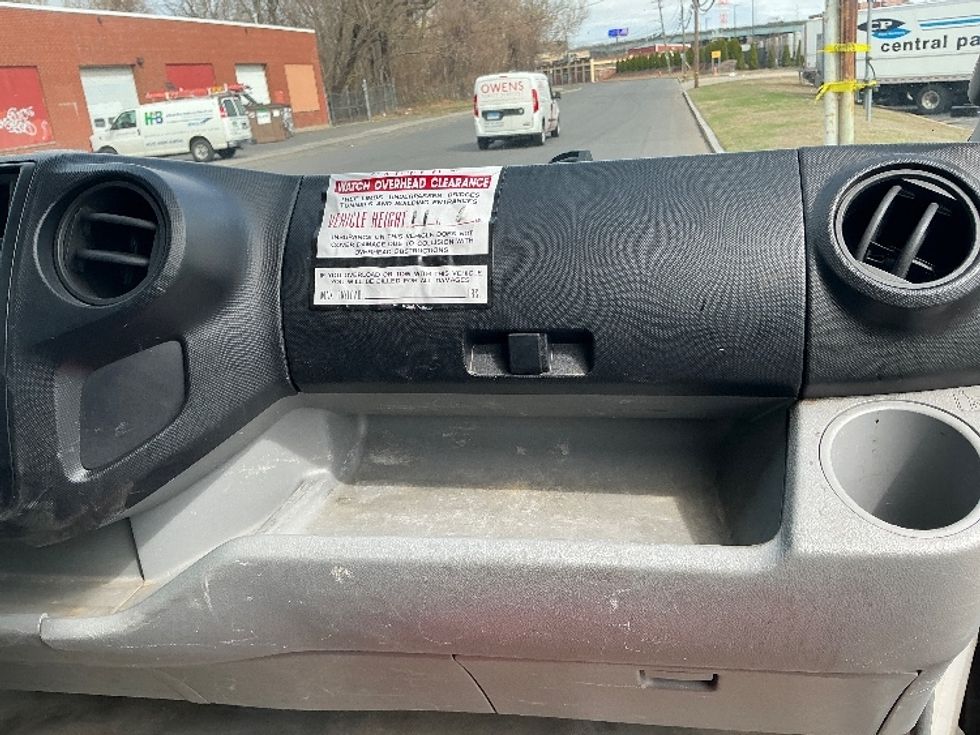 Medium Duty Box Truck-Light and Medium Duty Trucks-Hino-2019-268-Chicopee-MA-67,269\n\t\tmiles-$ 41,000 - Image 21