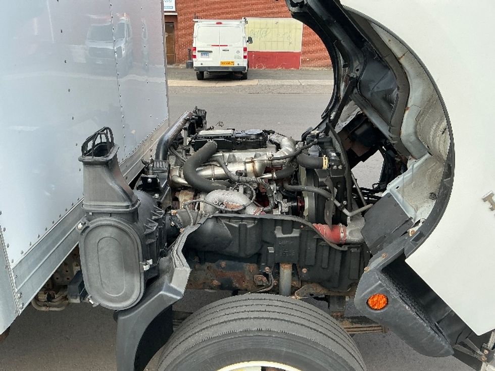 Medium Duty Box Truck-Light and Medium Duty Trucks-Hino-2019-268-Chicopee-MA-67,269\n\t\tmiles-$ 41,000 - Image 24