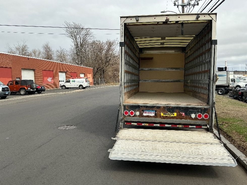 Medium Duty Box Truck-Light and Medium Duty Trucks-Hino-2019-268-Chicopee-MA-67,269\n\t\tmiles-$ 41,000 - Image 9