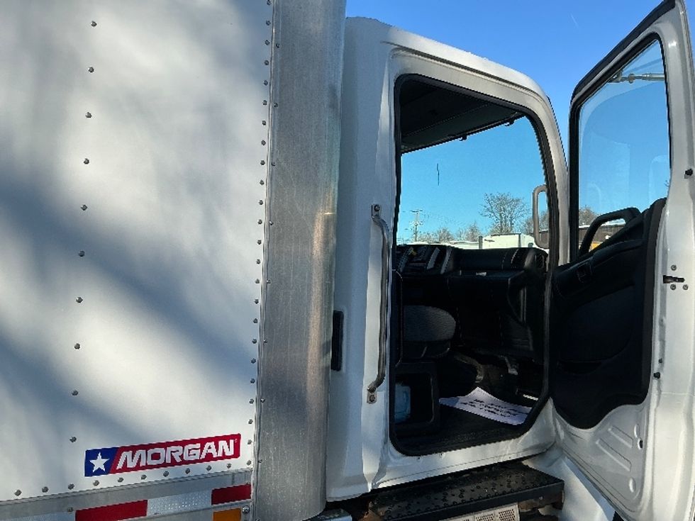 Medium Duty Box Truck-Light and Medium Duty Trucks-Hino-2019-268-Chicopee-MA-85,663\n\t\tmiles-$ 54,000 - Image 20