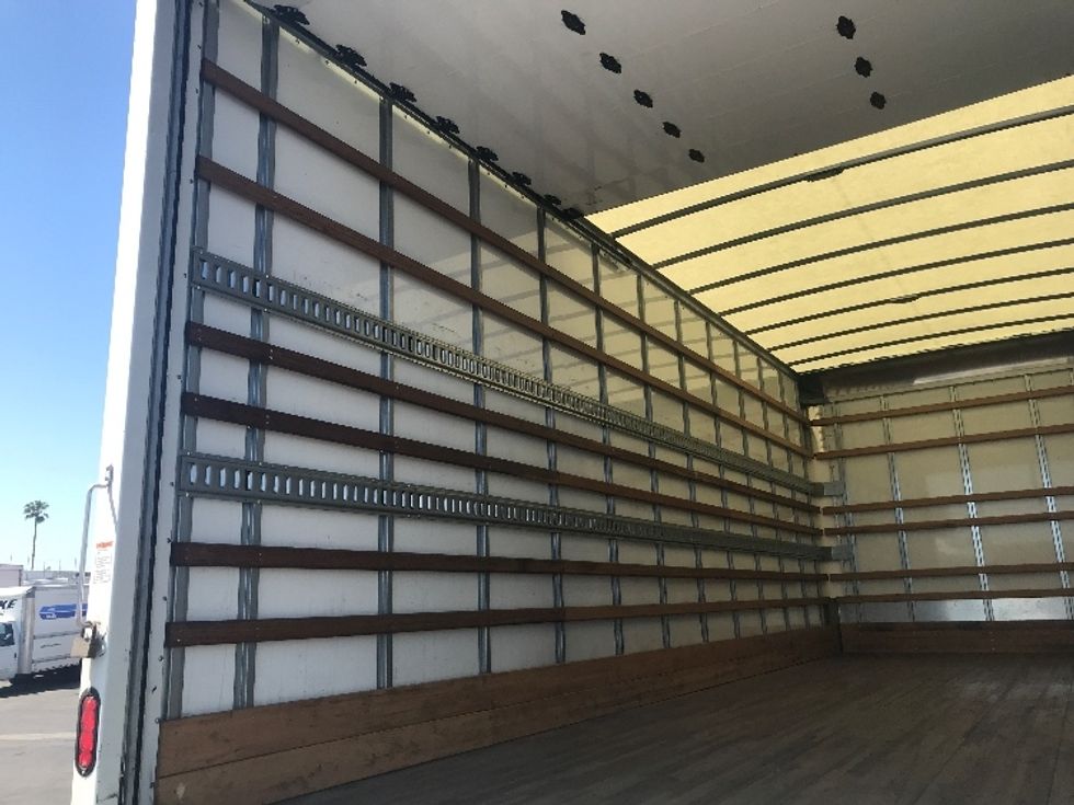 Medium Duty Box Truck-Light and Medium Duty Trucks-Hino-2019-268-City Of Industry-CA-42,393\n\t\tmiles-$ 68,000 - Image 11