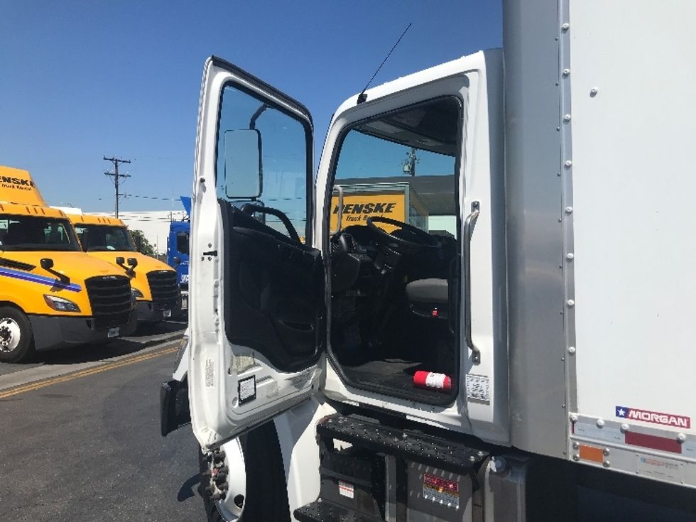 Medium Duty Box Truck-Light and Medium Duty Trucks-Hino-2019-268-City Of Industry-CA-42,393\n\t\tmiles-$ 68,000 - Image 16