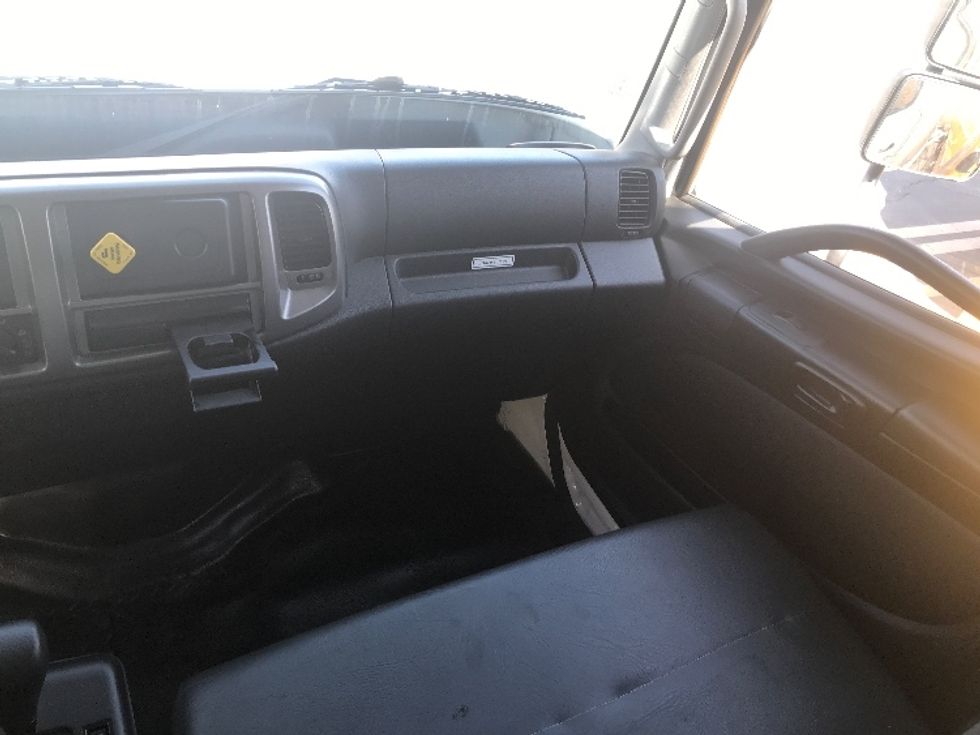 Medium Duty Box Truck-Light and Medium Duty Trucks-Hino-2019-268-City Of Industry-CA-42,393\n\t\tmiles-$ 68,000 - Image 21