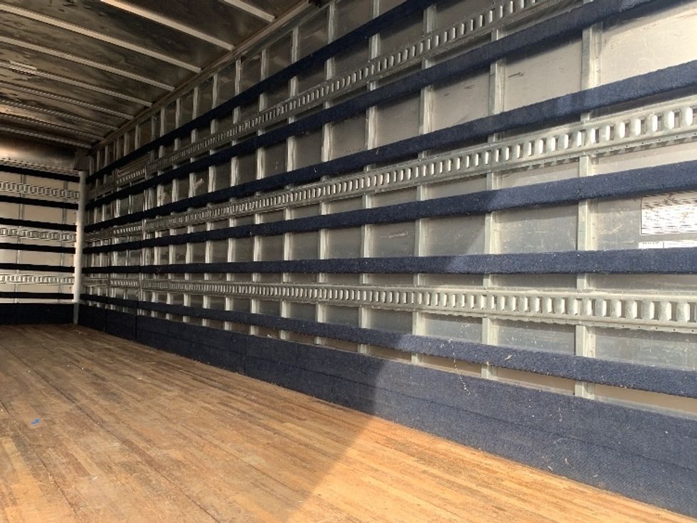 Medium Duty Box Truck-Light and Medium Duty Trucks-Hino-2019-268-Concord-NC-144,801\n\t\tmiles-$ 54,000 - Image 11