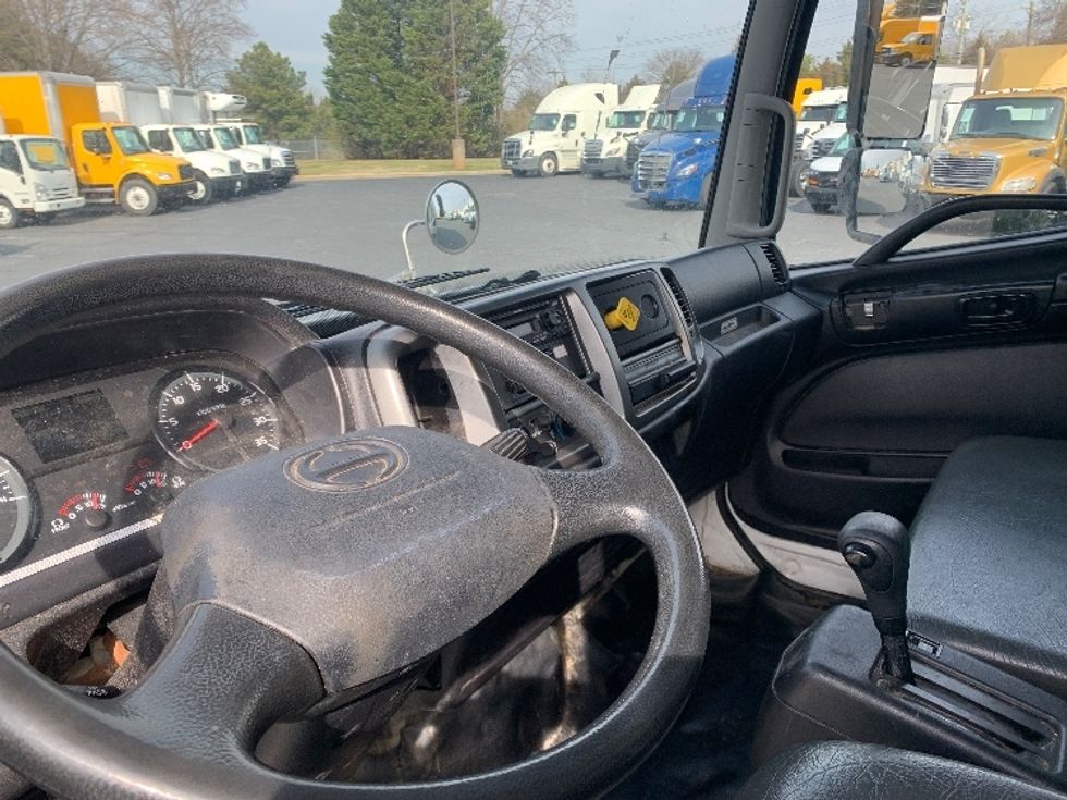 Medium Duty Box Truck-Light and Medium Duty Trucks-Hino-2019-268-Concord-NC-144,801\n\t\tmiles-$ 54,000 - Image 15