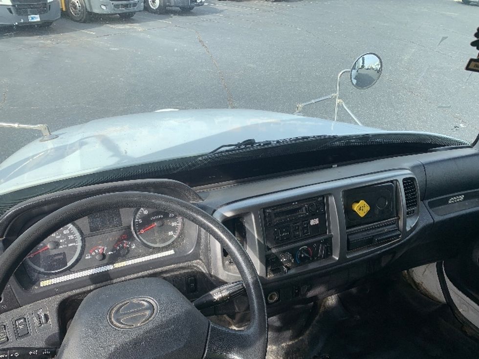 Medium Duty Box Truck-Light and Medium Duty Trucks-Hino-2019-268-Concord-NC-144,801\n\t\tmiles-$ 54,000 - Image 16