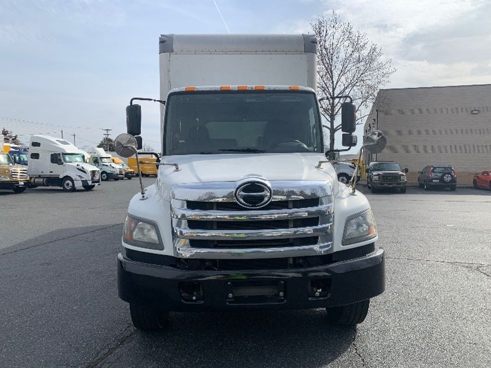 Medium Duty Box Truck-Light and Medium Duty Trucks-Hino-2019-268-Concord-NC-144,801\n\t\tmiles-$ 54,000 - Image 2