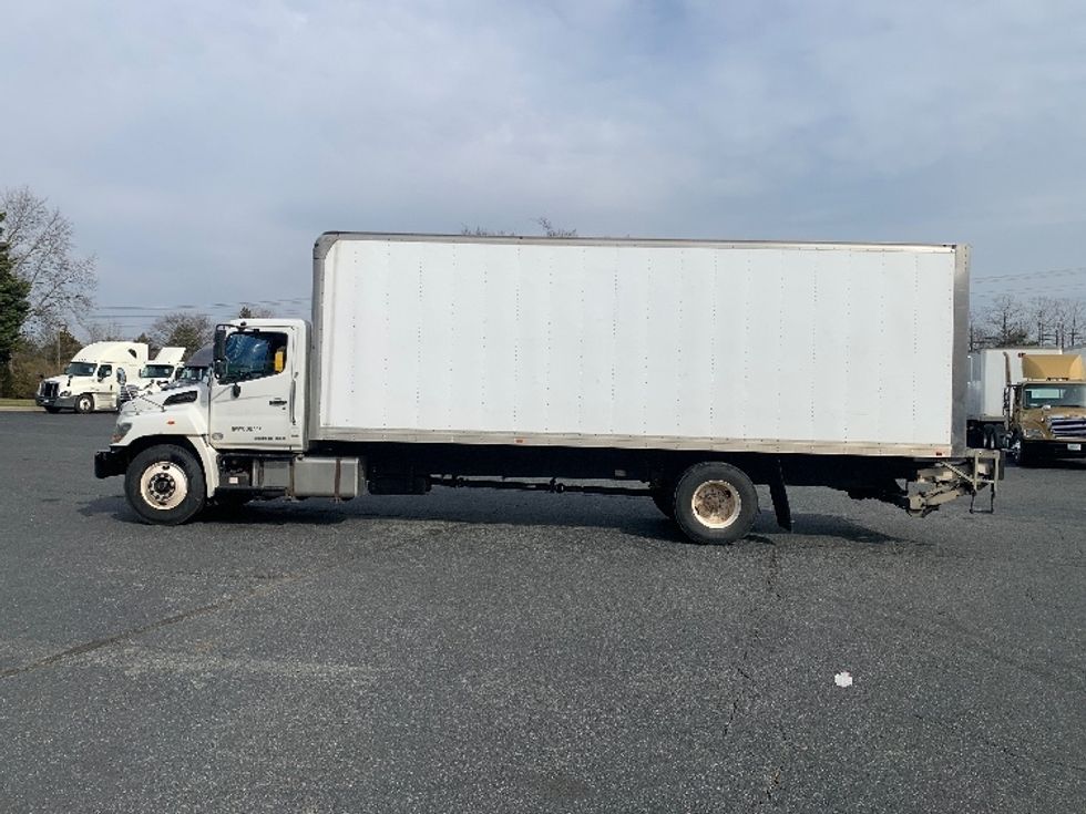 Medium Duty Box Truck-Light and Medium Duty Trucks-Hino-2019-268-Concord-NC-144,801\n\t\tmiles-$ 54,000 - Image 4