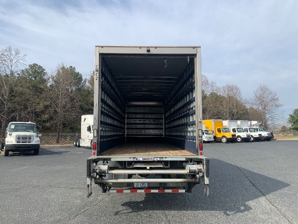 Medium Duty Box Truck-Light and Medium Duty Trucks-Hino-2019-268-Concord-NC-144,801\n\t\tmiles-$ 54,000 - Image 7