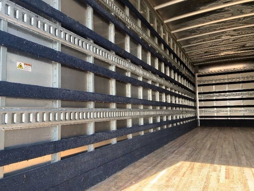 Medium Duty Box Truck-Light and Medium Duty Trucks-Hino-2019-268-Concord-NC-150,995\n\t\tmiles-$ 53,250 - Image 11