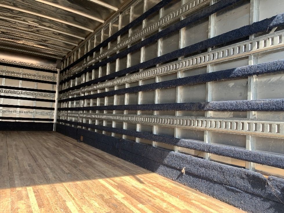 Medium Duty Box Truck-Light and Medium Duty Trucks-Hino-2019-268-Concord-NC-150,995\n\t\tmiles-$ 53,250 - Image 12