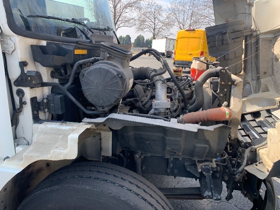 Medium Duty Box Truck-Light and Medium Duty Trucks-Hino-2019-268-Concord-NC-150,995\n\t\tmiles-$ 53,250 - Image 22