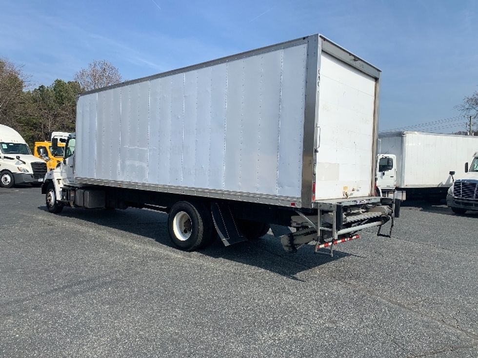 Medium Duty Box Truck-Light and Medium Duty Trucks-Hino-2019-268-Concord-NC-150,995\n\t\tmiles-$ 53,250 - Image 6