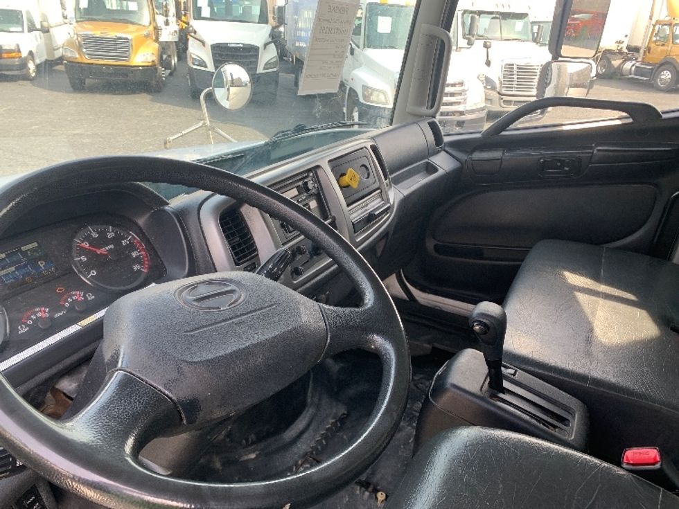 Medium Duty Box Truck-Light and Medium Duty Trucks-Hino-2019-268-Concord-NC-176,795\n\t\tmiles-$ 49,750 - Image 16